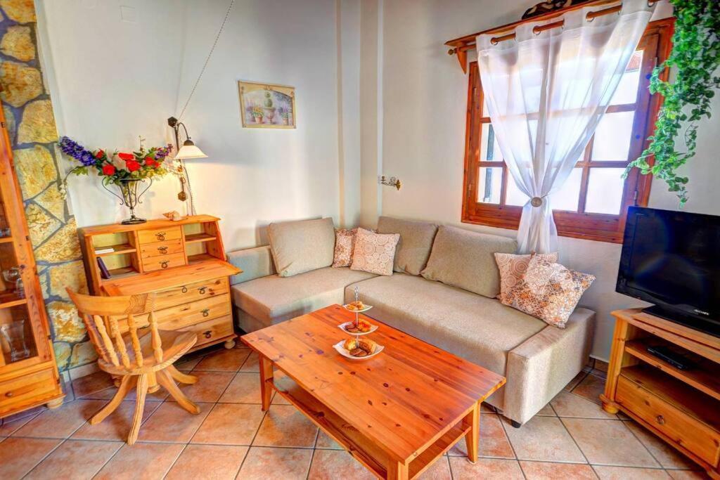 Rolling Stolis Home Katavolos Exterior photo